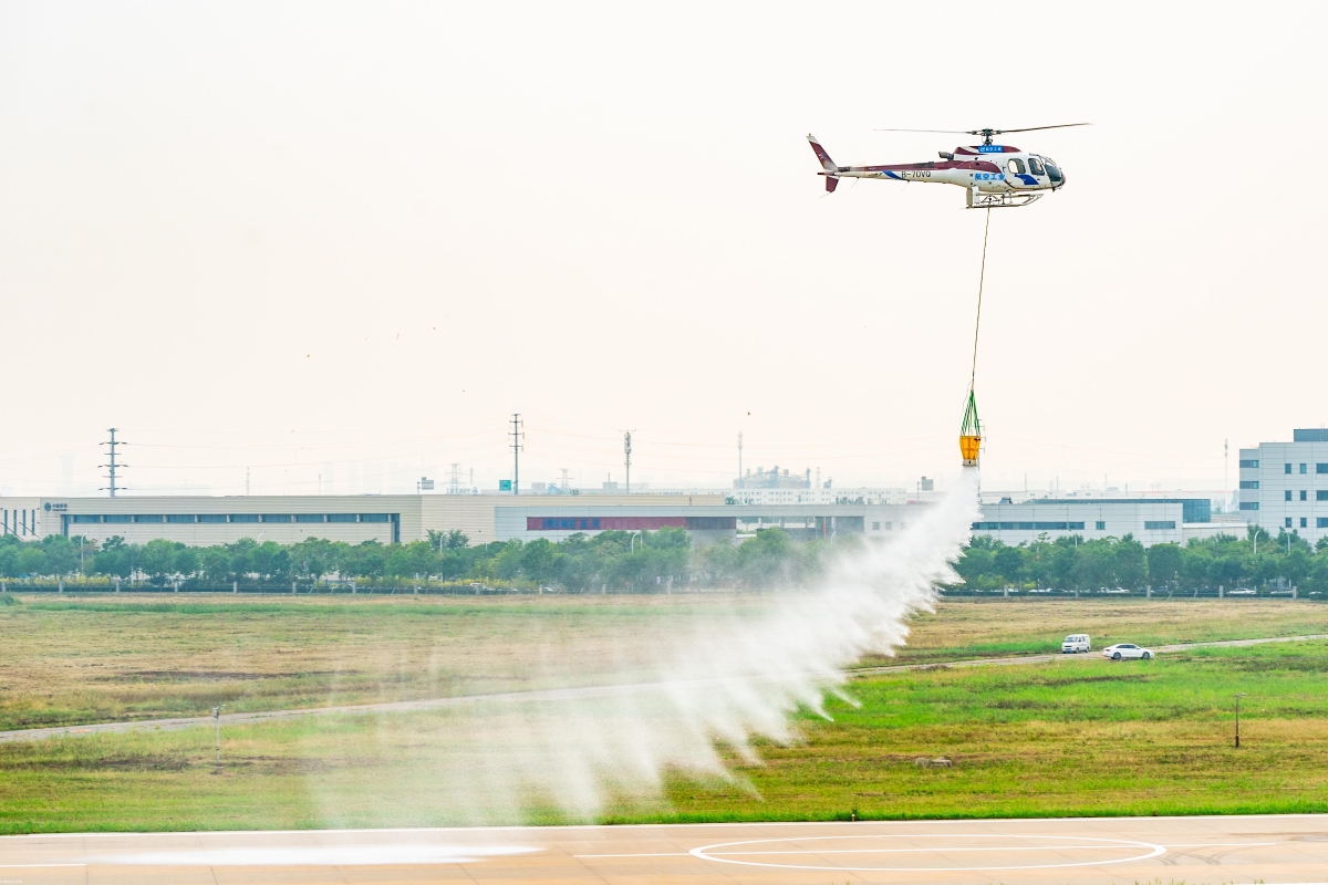 AC311A举行航行预演。。。摄影：岳书华-1